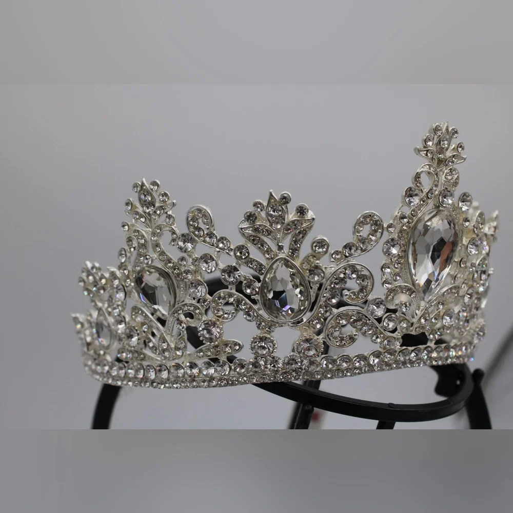 Elegant Silver Tiara Crown with Crystal Accents